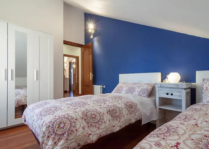 Junto A Playa De * Suances