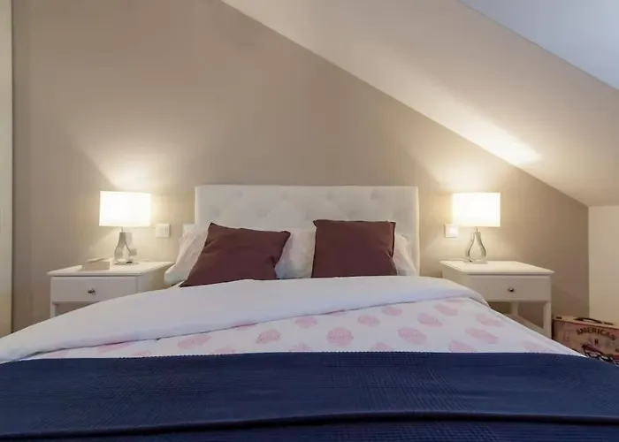 Junto A Playa De * Suances