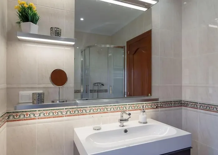 Junto A Playa De * Suances